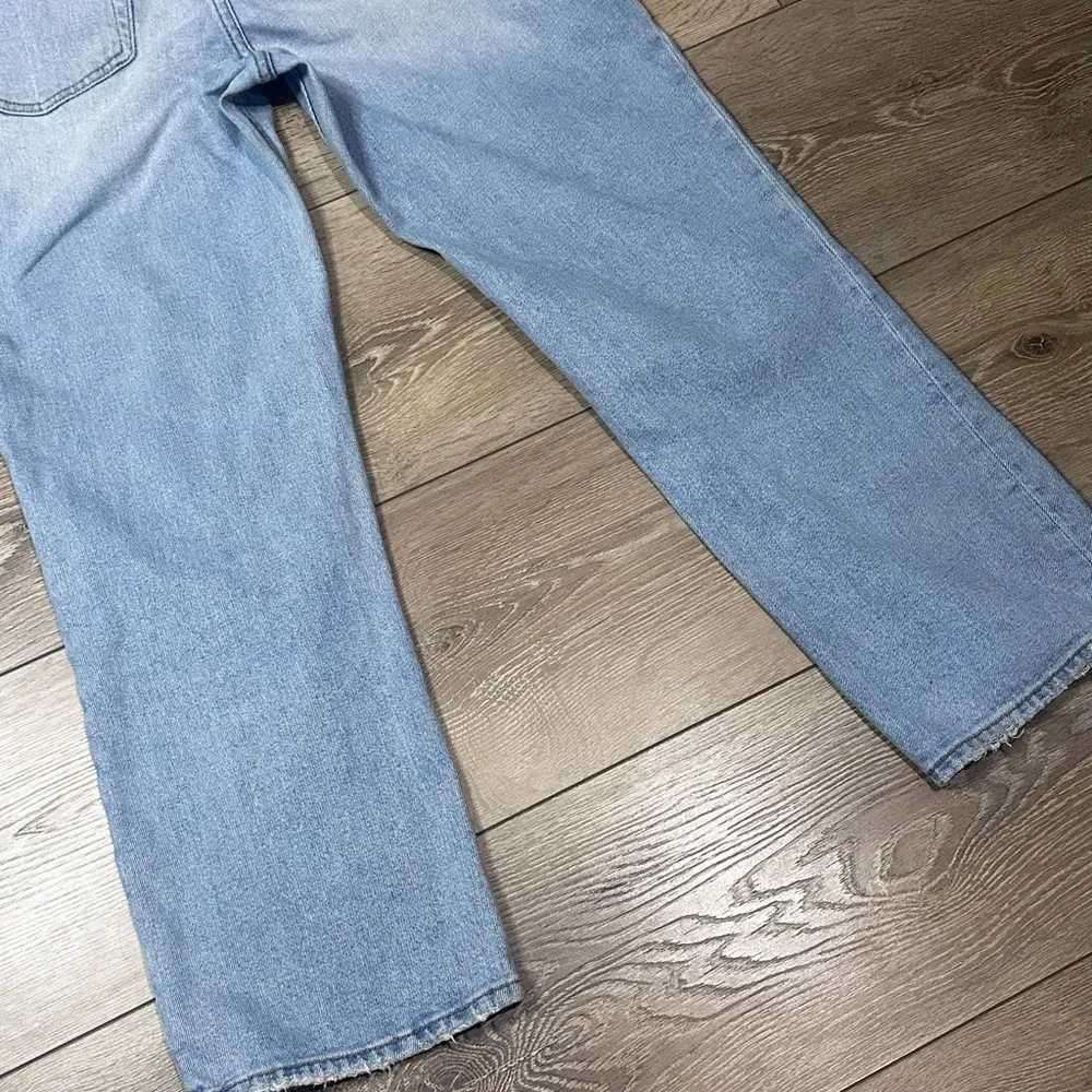 Abercrombie & Fitch Light Wash Zoe Natural Rise Ankle Straight Jeans - Picture 11 of 12